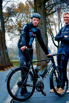 Martijn Tusveld blikt terug op val in Parijs-Nice: 18 afspraken bij de orthodontist, 18 bij de tandarts