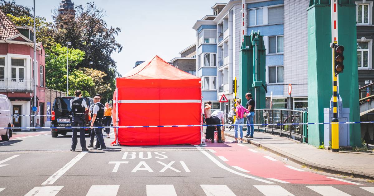 'Camera's laten zien: één verdachte gooit Hakim in water, béiden laten hem spartelend aan lot over' 
