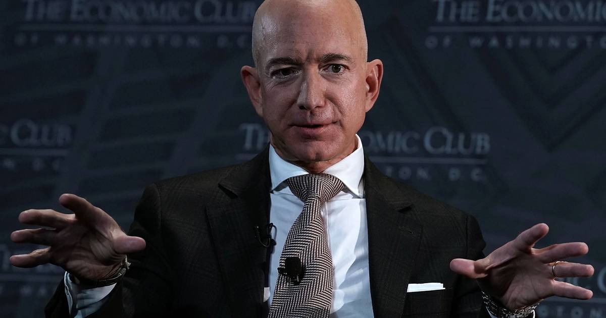 jeff-bezos-s-offre-un-super-yacht-un-demi-milliard-de-dollars-monde