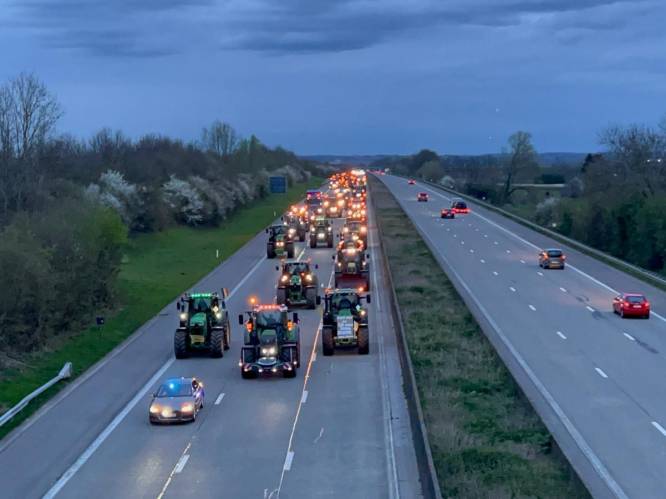 KIJK. Colonne tractoren op terugweg naar huis na protest in Brussel: hinder op E40 richting Luik