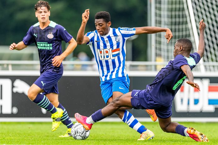 FC Eindhoven oefende onlangs nog met Franck Idumbo-Muzambo tegen Jong PSV, de proefspeler is echter weer vertrokken.