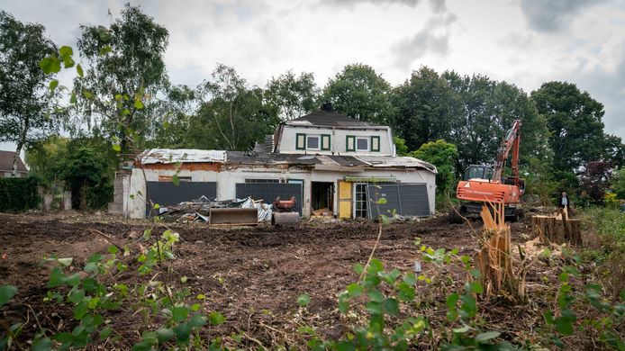 De meest besproken woning van Angeren gaat tegen de vlakte.