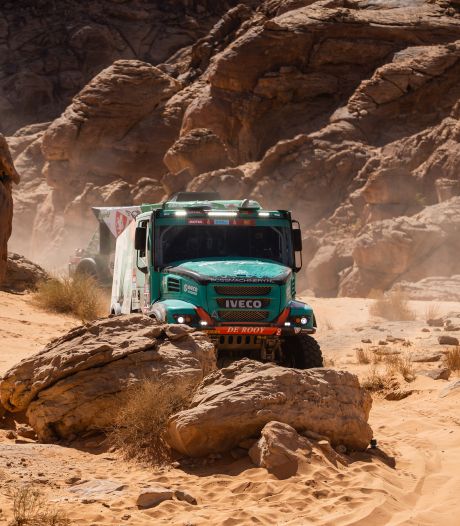 Etappe 2 | Van Kasteren amuseert zich in kamelengras Dakar Rally, Otten weet van geen opgeven