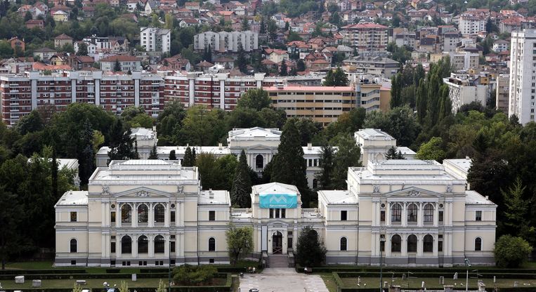 In het verdeelde Bosnië gaat het Nationaal Museum een onzekere toekomst tegemoet.  Beeld EPA