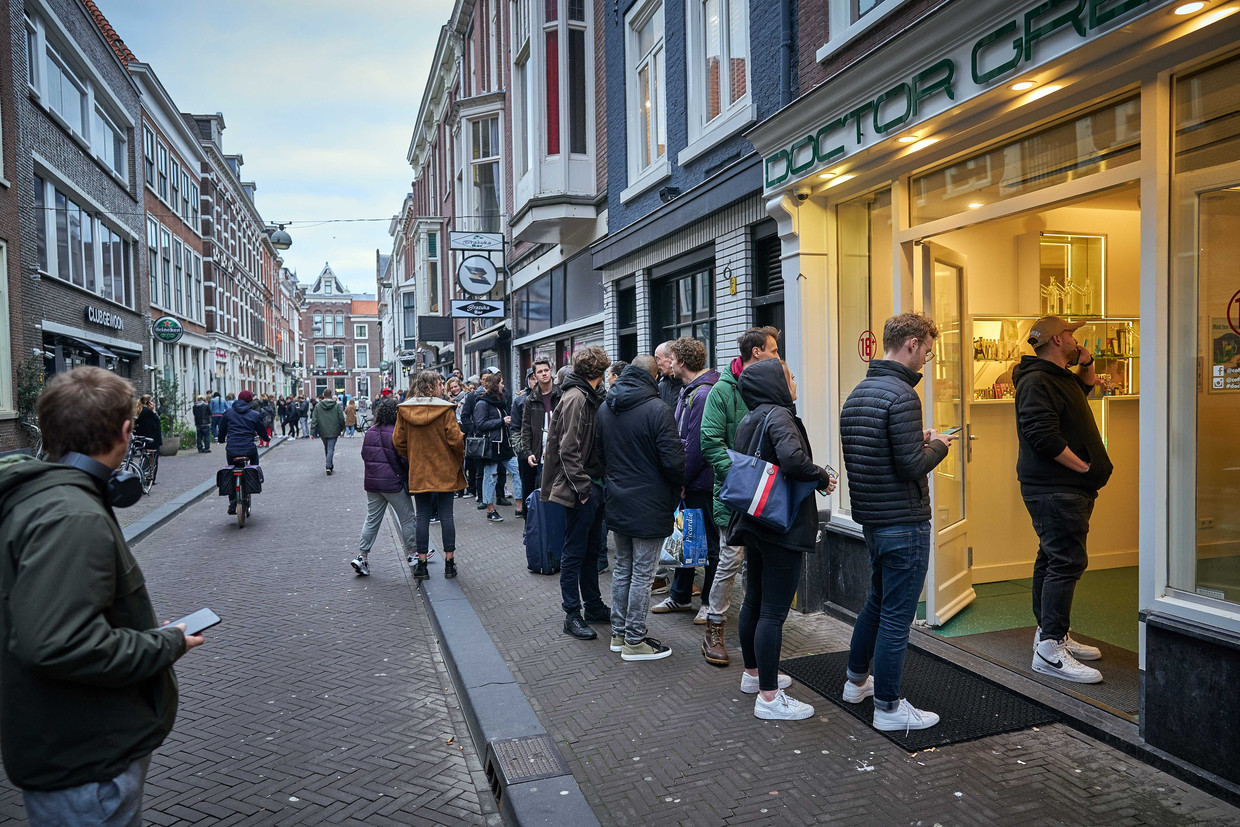 Nederland Gaat Niet Op Slot Maar Wel 3 Weken Zo Goed Als Dicht Het Parool