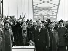 De Merwedebrug bij Gorinchem is jarig: 61 jaar geleden opende koningin Juliana haar