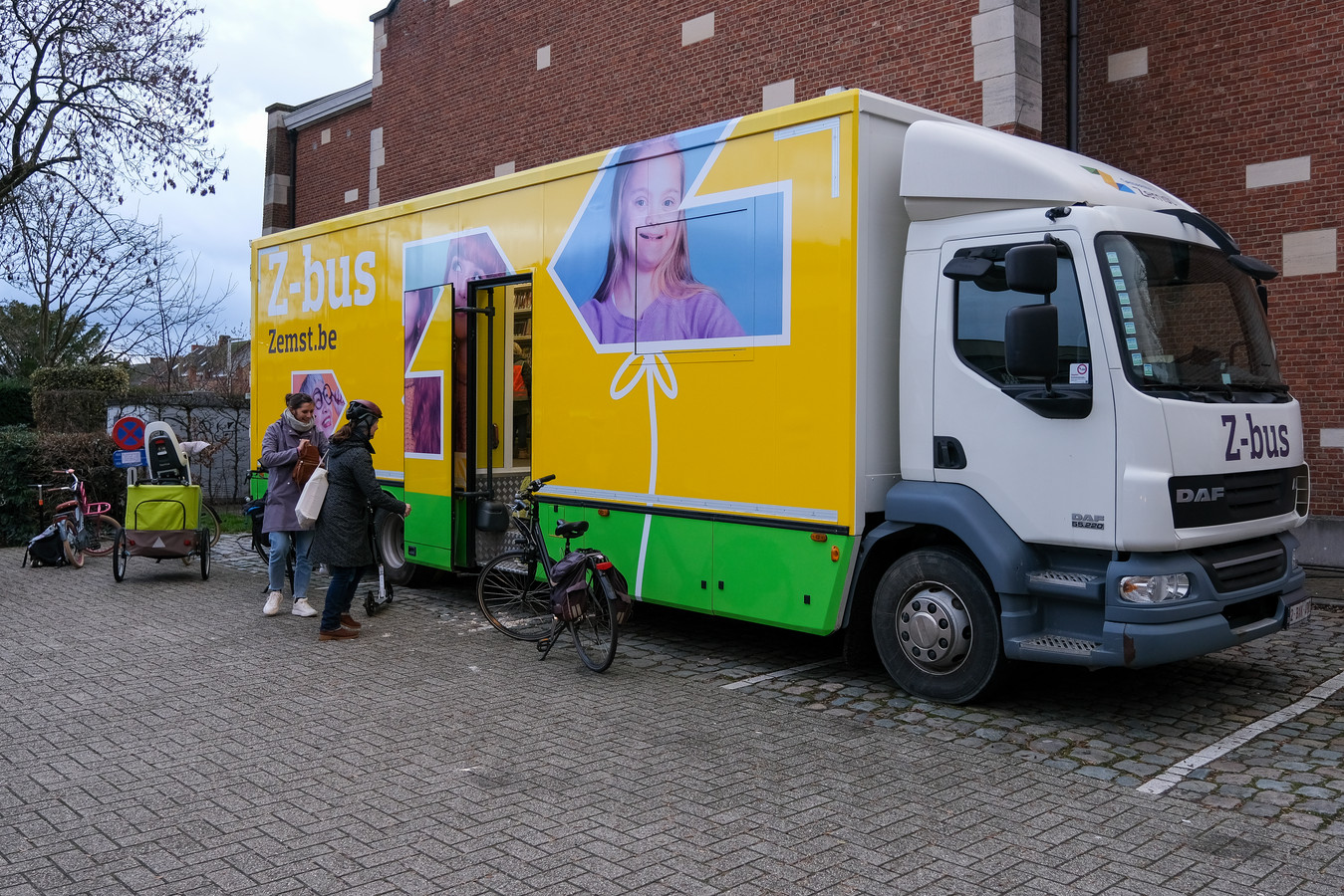 Zbus rijdt vanaf maandag opnieuw uit en krijgt er een halte bij Foto