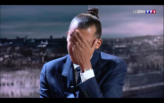 Stromae in de nieuwsstudio van TF1.