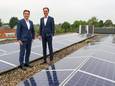 Directieleden Frank van Gastel (links) en Rob van Gennip van Scholt Energy dat op het dak van zijn kantoor in Valkenswaard uiteraard zonnepanelen heeft liggen. Het bedrijf krijgt veel aanvragen voor zonne-energieprojecten.