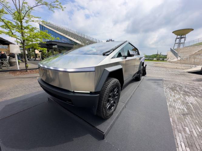 ‘Lelijk’, ‘futuristisch of ‘een tank’: eerste Belgische Cybertruck van Tesla zorgt voor discussie