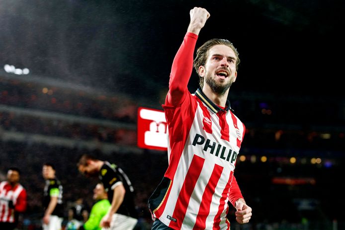 Ijveraar Alarmerend Oven Voormalig PSV'er Davy Pröpper trekt de voetbalschoenen tóch weer aan | PSV  | bd.nl