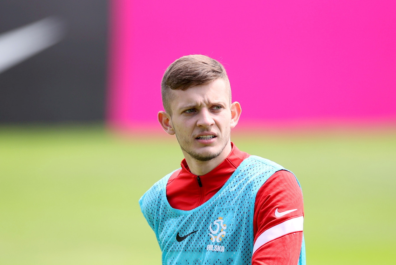 Pools international Sebastian Szymanski in Rotterdam om contract bij