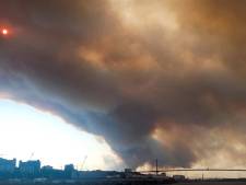 
Des milliers de personnes fuient un incendie “sans précédent” dans l’est du Canada