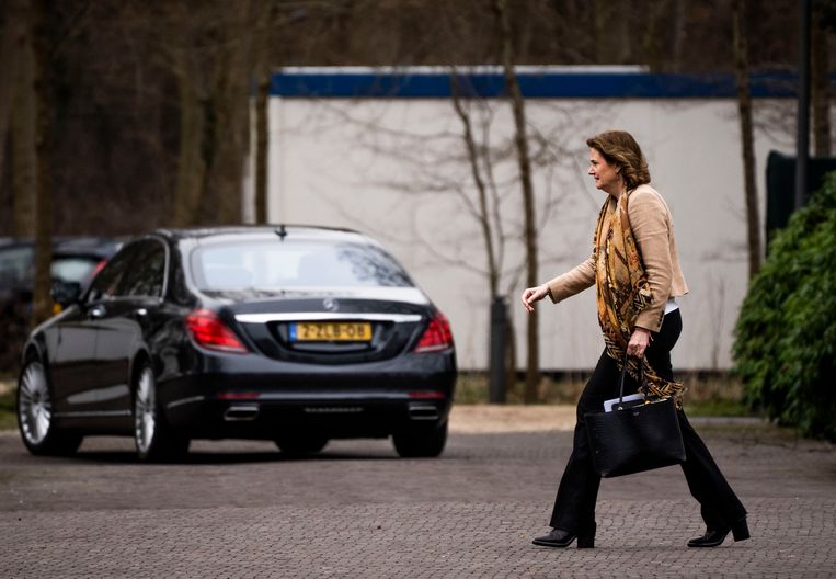 Karien van Gennip, minister van Sociale Zaken en Werkgelegenheid (CDA) na afloop van het overleg bij het Catshuis waar kabinetsleden op 2 februari bijeenkwamen om met bedrijven te praten over het vestigingsklimaat in Nederland.  Beeld Freek van den Bergh