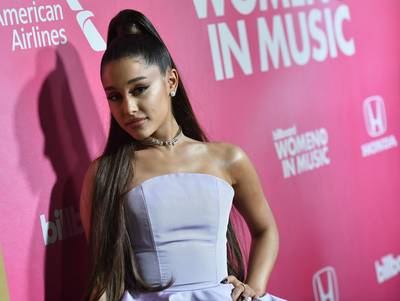Ariana Grande aan het daten met Social House-zanger: ‘We deden een spelletjesavond met bordspellen’