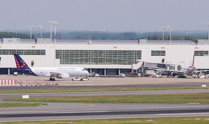 Een vliegtuig van Brussels Airlines, startensklaar op de luchthaven van Zaventem.
