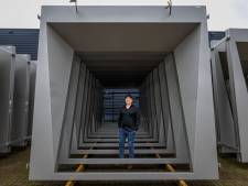 Wie wil er nou niet wonen in een huis van maïssteeltjes en plastic soep? 