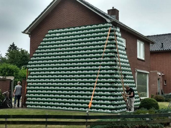 Tenslotte Uitscheiden serie Tuin vol zaagsel? Dit zijn 4 andere absurde huwelijksstunts | Bizar | AD.nl