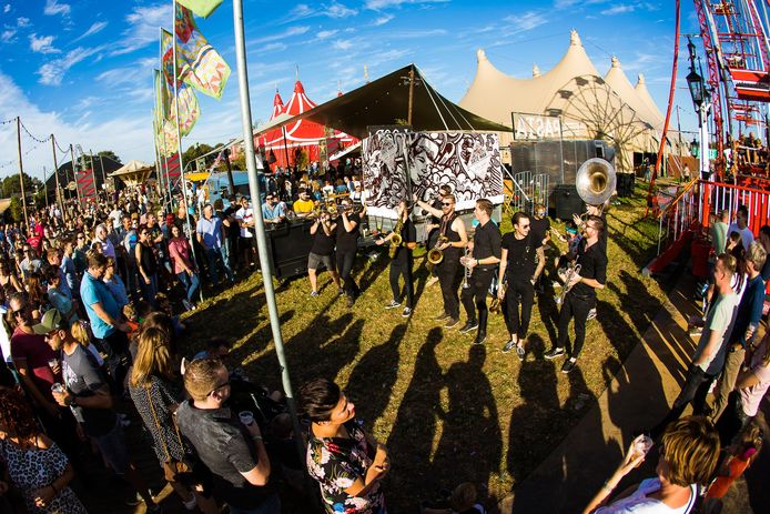 Het Heerlijk Hemelrijk Festival op zondag was dit jaar met 15.000 bezoekers de drukste dag tijdens FestyLand.