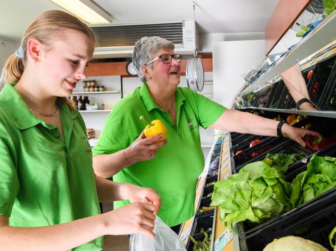 Na 45 jaar stopt Marja met de groente- en fruitwinkel: ‘Kinderen lagen in groentekisten op de kar’