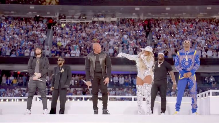 Eminem, Kendrick Lamar, Dr. Dre, Mary J. Blige, 50 Cent en Snoop Dogg Beeld YouTube NFL