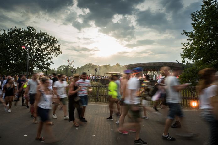 Bezoekers op Tomorrowland.