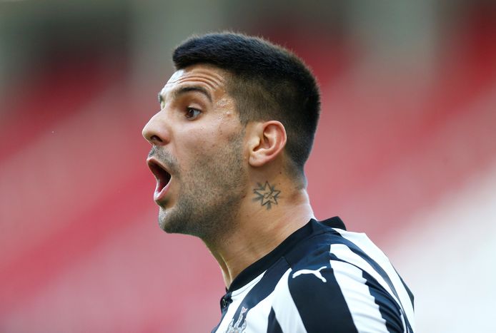Gewezen Anderlecht-spits Aleksandar Mitrovic in het shirt van Newcastle.