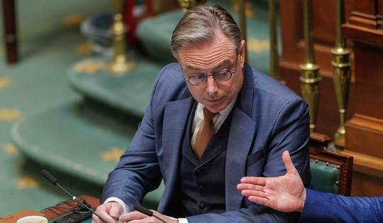 Van btw tot langdurig zieken: zoetjesaan begint premier De Wever aan de jacht op 7 miljard