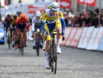 Alex Colman pakt ondanks lekke band bergprijs van Nokere Koerse: “Mijn ploegmaats gaan ook eens mogen tanken”