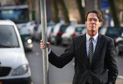 ‘Vrouwen komen vaker om in verkeer, omdat ze kleinere auto’s rijden’