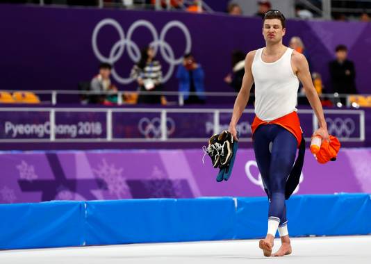 Sven Kramer verlaat de schaatsbaan.