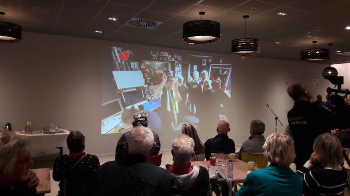De fractie Hart nam speciaal een carnavalsnummer op over de grote vraag naar woningen in Schijndel: Rikkie mag ik een woning.