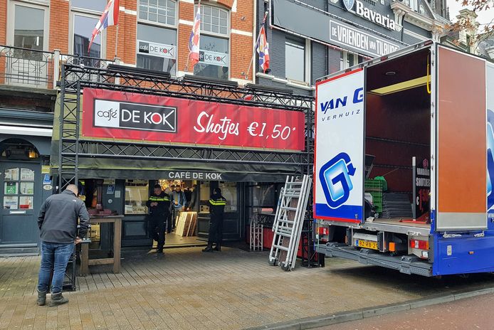 De ontruiming van café De Kok.