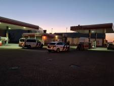 Overval bij tankstation in Wijk en Aalburg, politie zoekt verdachte