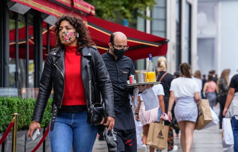 Negen oneerlijk Zij zijn Frankrijk verscherpt grenscontroles en verplicht gezondheidspas in onder  andere horeca