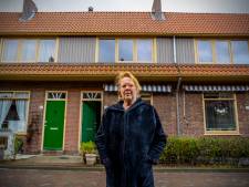 Astrid uit Vreewijk heeft jaar na storm haar dakpannen, Havensteder trekt deels het boetekleed aan     
