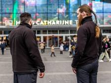 Albert en Gino pakken dagelijks dieven in drukste winkelcentrum van Nederland: ‘Ze stelen echt alles’