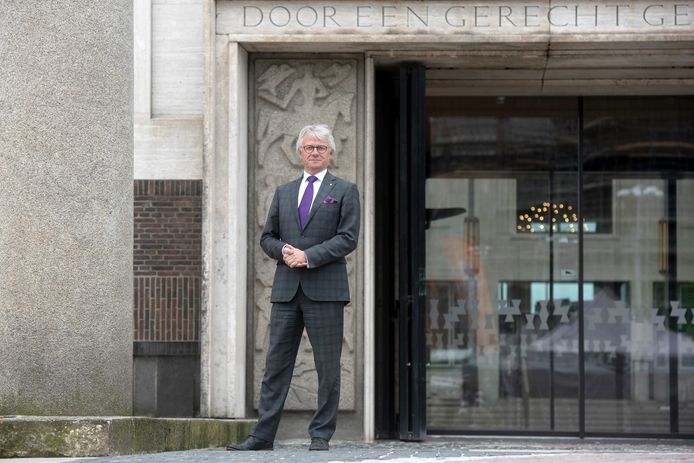 Commissaris van de Koning John Berends is vol lof dat Maasdriel onderzoek doet naar de kwaliteit van de eigen organisatie.