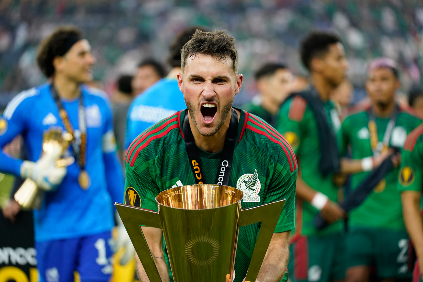 Feyenoordspits Santiago Giménez de held van Mexico ‘De timing van God