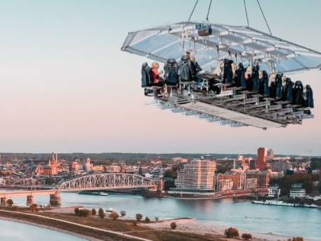 Waarom er binnenkort een dinertafel boven Nijmegen zweeft