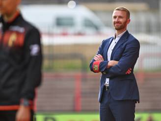 Wim De Decker maakt zich met SK Beveren op voor thuismatch die er geen is: “Zou hallucinant zijn moesten we als enige op kunstgras moeten spelen”