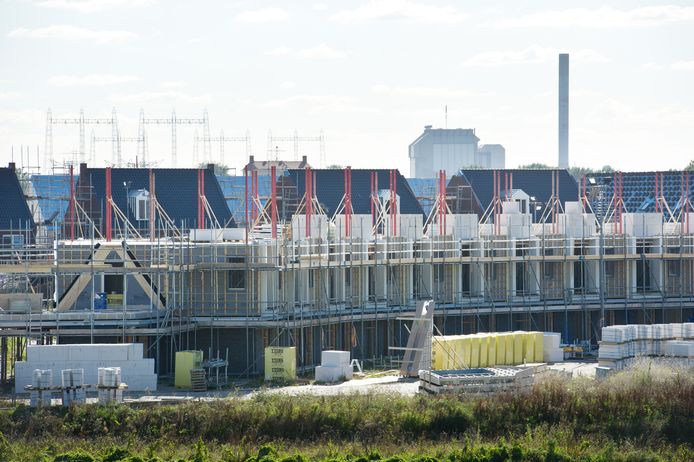 De bouw van nieuwe woningen in Nijmegen-noord in 2017.