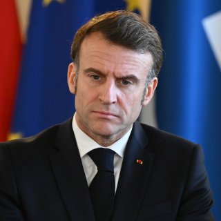 Emmanuel Macron heeft de crisis in de Franse politiek volledig aan zichzelf te wijten