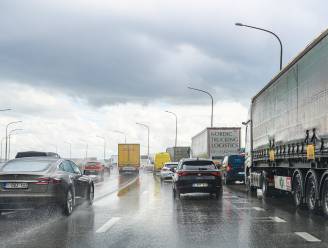 Opnieuw heel wat verkeershinder door regenweer: bijna 300 kilometer op Vlaamse snelwegen
