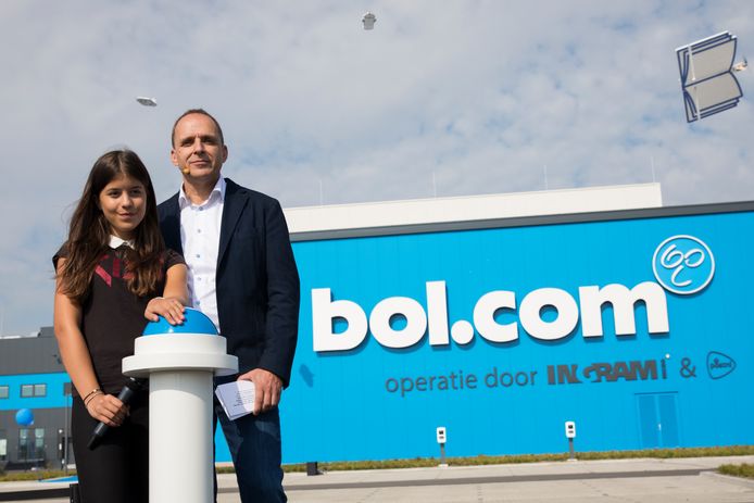 Bol.com verdubbelt oppervlakte distributiecentrum Waalwijk | Waalwijk | bd.nl