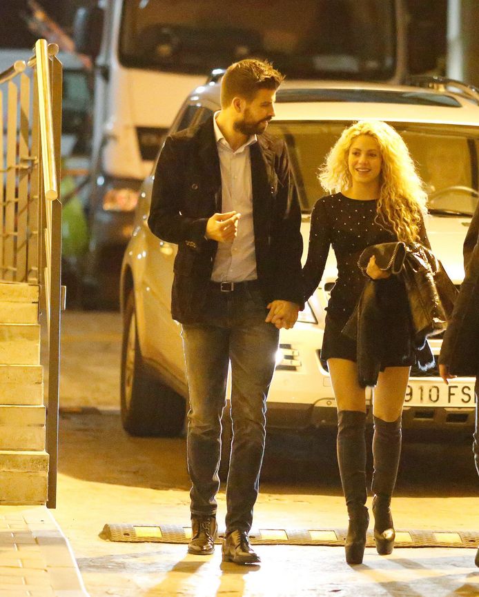 Shakira en Pique in november 2016 nog verliefd in de straten van Barcelona.