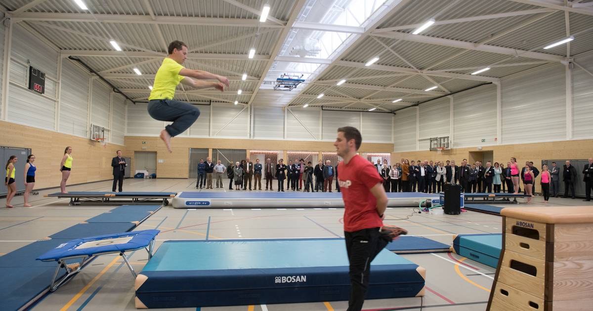 crevits-opent-nieuwe-sporthal-oudenaarde-hln-be