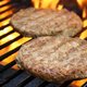 Waarom je hamburgers beter niet vooraf kunt zouten als je gaat barbecueën