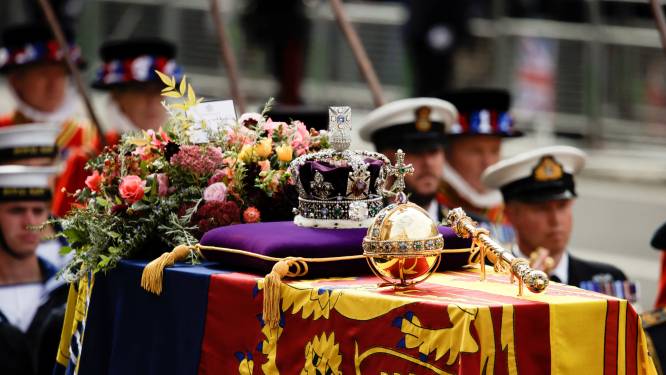 In het verleden liep het al mis: waarom juwelen van de Queen werden vastgetimmerd op haar kist