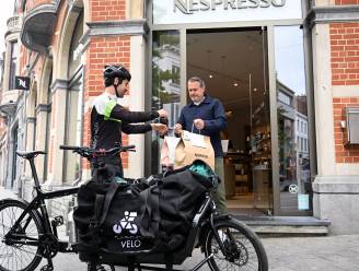 Nespresso stuurt 35.000ste koffiebestelling per fiets de deur uit: “Een koerier legt jaarlijks zo’n 10.000 kilometer af door weer en wind.” 